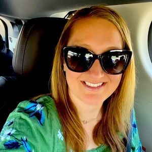 Meet your Posher, Caroline